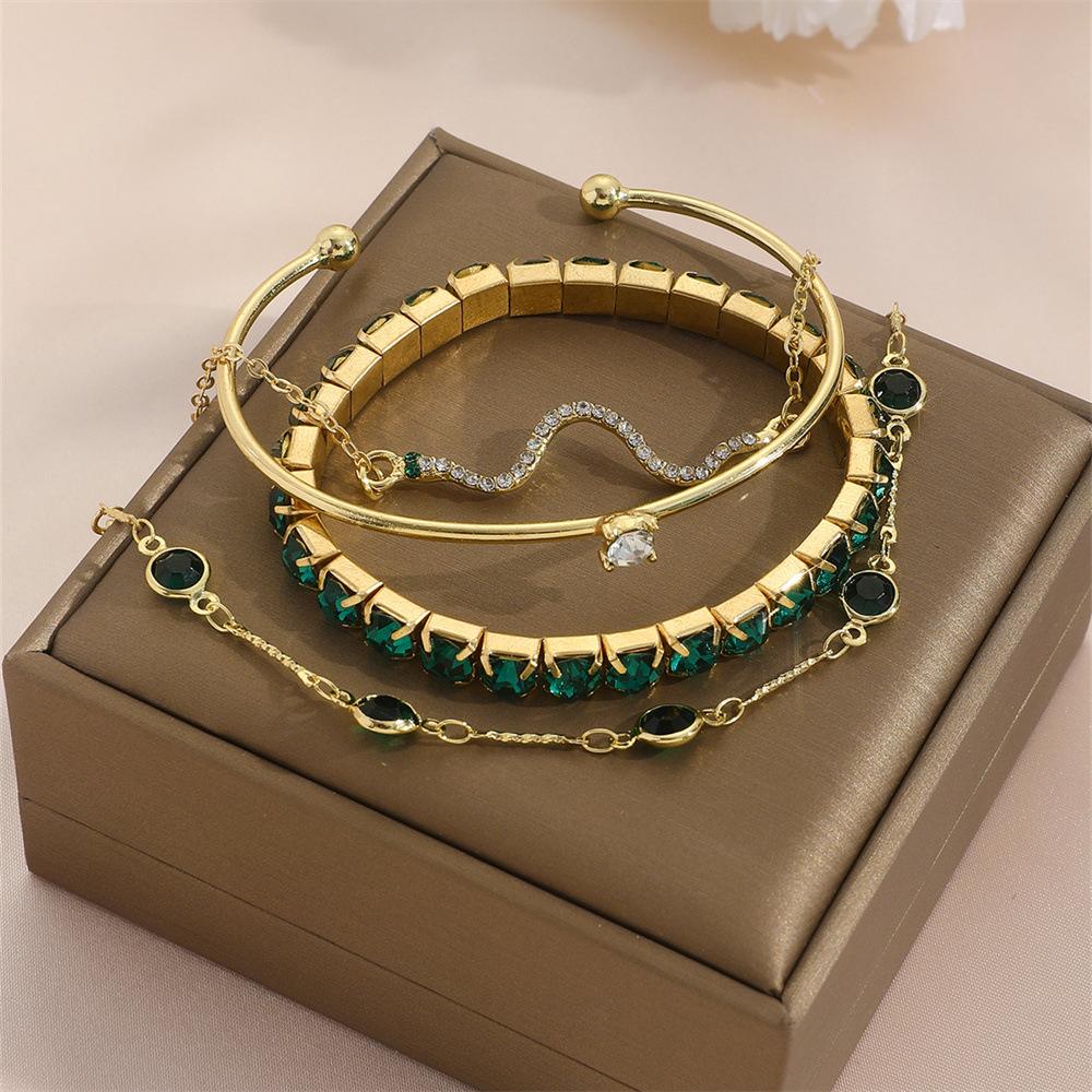 Set de 4 Pulseras Elásticas Omnia – Brazaletes de Diamantes de Imitación Verdes para Mujer | Estilo Lujoso y Ajustable - Imagen 6